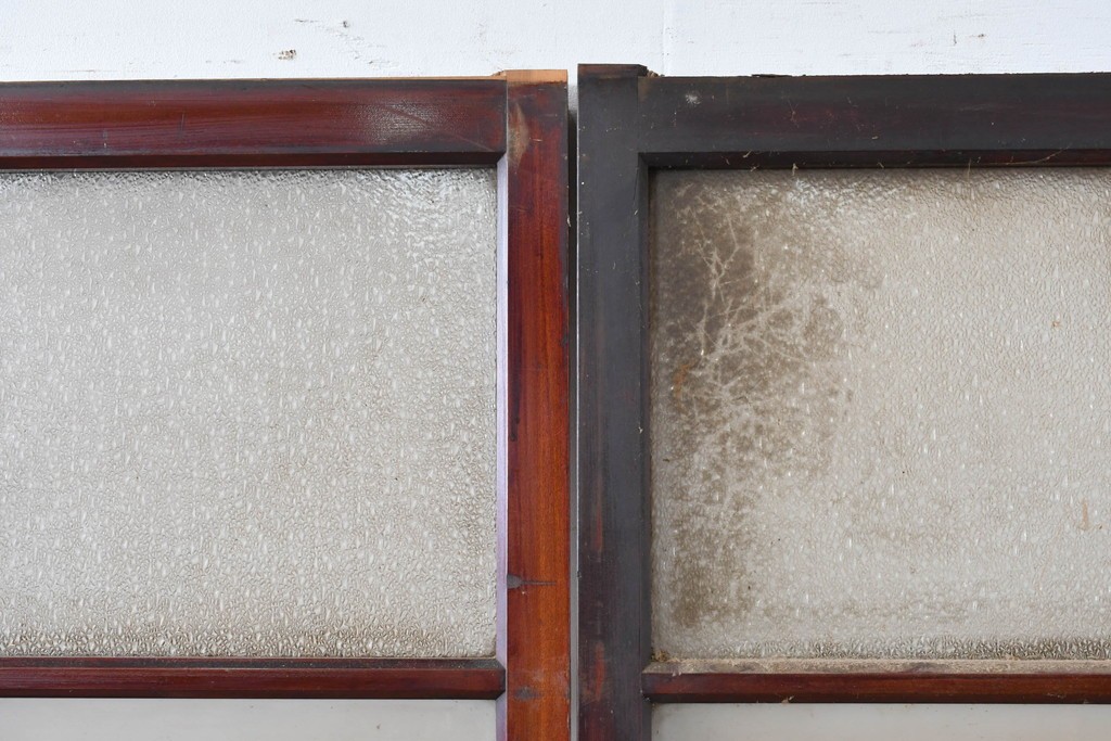 アンティーク建具　昭和初期　光をやわらかく取り込む格子入りのガラス戸3枚セット　(R-085056)