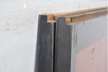 アンティーク建具　昭和初期～中期　板戸とガラス帯を組み合わせたガラス帯戸2枚セット　(R-085057)