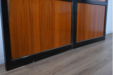 アンティーク建具　昭和初期～中期　板戸とガラス帯を組み合わせたガラス帯戸2枚セット　(R-085057)