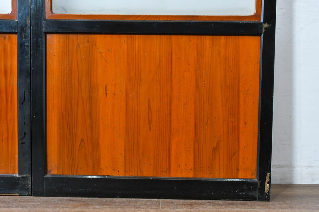 アンティーク建具　昭和初期～中期　板戸とガラス帯を組み合わせたガラス帯戸2枚セット　(R-085057)