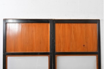 アンティーク建具　昭和初期～中期　板戸とガラス帯を組み合わせたガラス帯戸2枚セット　(R-085057)