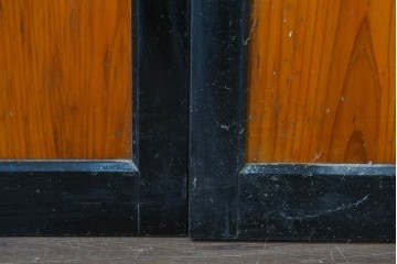 アンティーク建具　昭和初期～中期　黒枠と木目の対比が美しいガラス帯戸2枚セット　(R-085058)