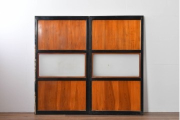 アンティーク建具　昭和初期～中期　黒枠と木目の対比が美しいガラス帯戸2枚セット　(R-085058)