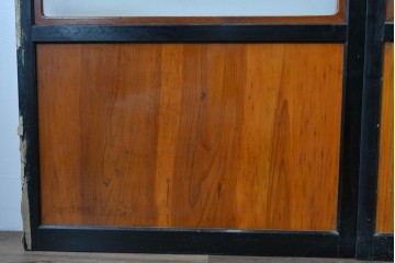 アンティーク建具　昭和初期～中期　黒枠と木目の対比が美しいガラス帯戸2枚セット　(R-085058)