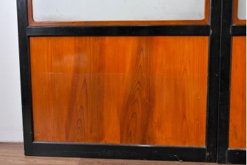 アンティーク建具　昭和初期～中期　黒枠と木目の対比が美しいガラス帯戸2枚セット　(R-085058)