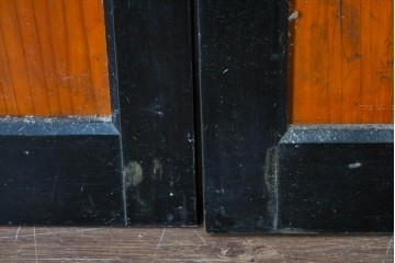 アンティーク建具　昭和初期～中期　黒枠と木目の対比が美しいガラス帯戸2枚セット　(R-085058)