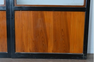 アンティーク建具　昭和初期～中期　黒枠と木目の対比が美しいガラス帯戸2枚セット　(R-085058)