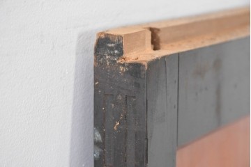 アンティーク建具　昭和初期～中期　黒枠と木目の対比が美しいガラス帯戸1枚　(R-085059)