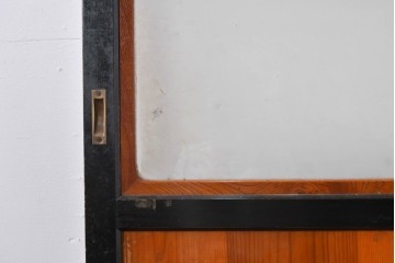 アンティーク建具　昭和初期～中期　黒枠と木目の対比が美しいガラス帯戸1枚　(R-085059)