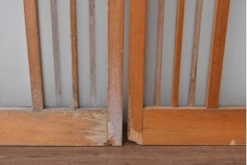 ヴィンテージ建具　昭和中期　縦桟がアクセントのガラス戸2枚セット　(R-085060)