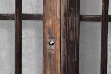 ヴィンテージ建具　昭和中期　結霜ガラス入りの幅狭玄関戸4枚セット　(R-085061)