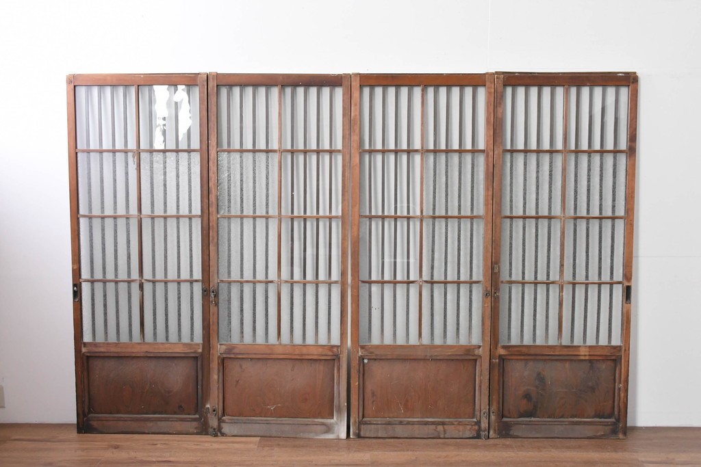 ヴィンテージ建具　昭和中期　結霜ガラス入りの幅狭玄関戸4枚セット　(R-085061)