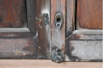 ヴィンテージ建具　昭和中期　結霜ガラス入りの幅狭玄関戸4枚セット　(R-085061)