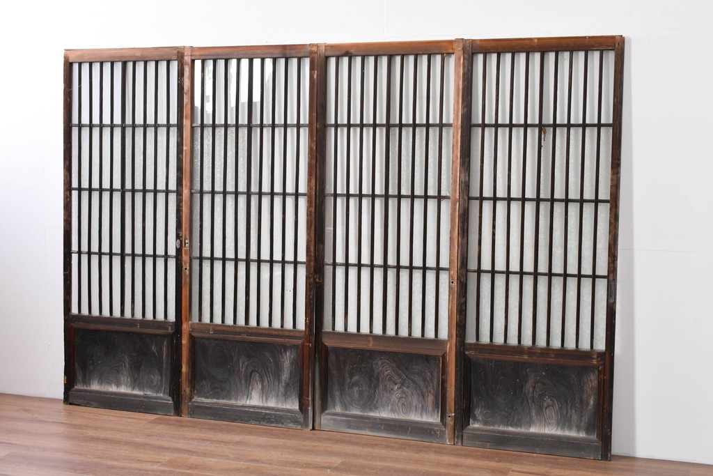 ヴィンテージ建具　昭和中期　結霜ガラス入りの幅狭玄関戸4枚セット　(R-085061)
