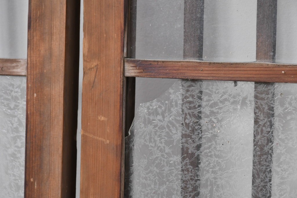 ヴィンテージ建具　昭和中期　結霜ガラス入りの幅狭玄関戸4枚セット　(R-085061)