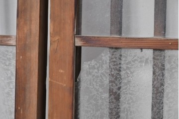 ヴィンテージ建具　昭和中期　結霜ガラス入りの幅狭玄関戸4枚セット　(R-085061)