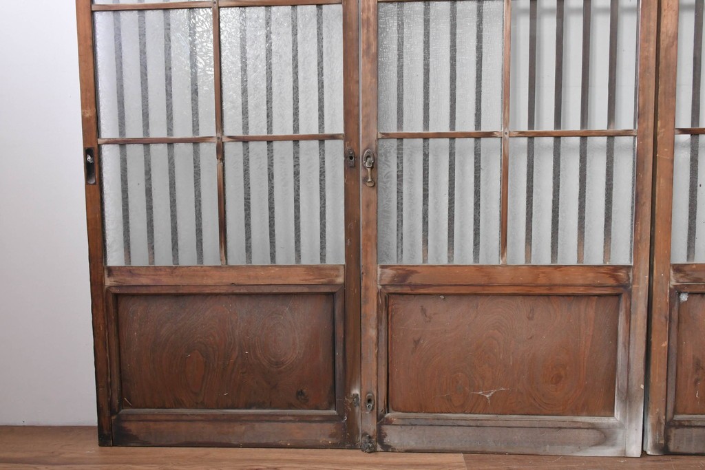 ヴィンテージ建具　昭和中期　結霜ガラス入りの幅狭玄関戸4枚セット　(R-085061)