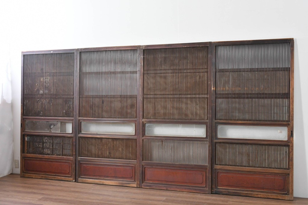 アンティーク建具　昭和初期　細やかな縦桟の裏障子付き格子戸4枚セット　(R-085062)