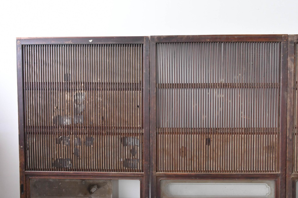 アンティーク建具　昭和初期　細やかな縦桟の裏障子付き格子戸4枚セット　(R-085062)