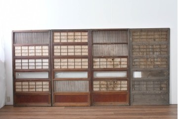アンティーク建具　昭和初期　細やかな縦桟の裏障子付き格子戸4枚セット　(R-085062)