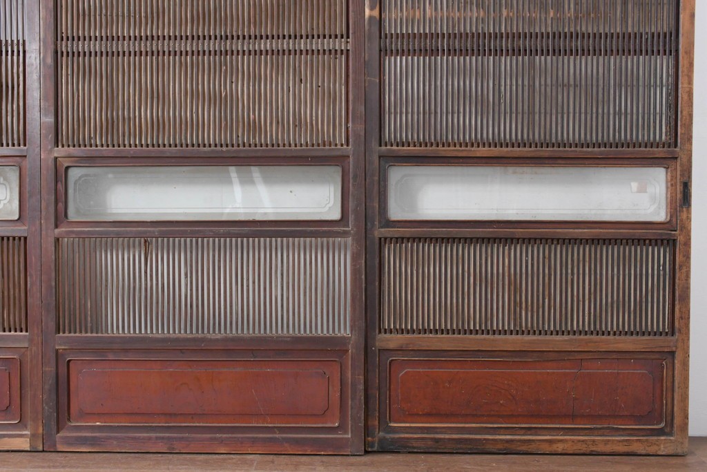 アンティーク建具　昭和初期　細やかな縦桟の裏障子付き格子戸4枚セット　(R-085062)