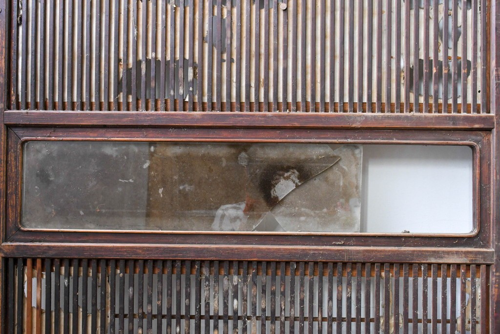 アンティーク建具　昭和初期　細やかな縦桟の裏障子付き格子戸4枚セット　(R-085062)