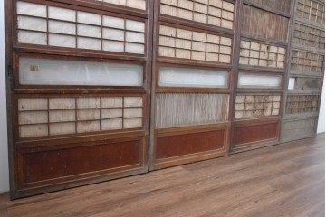 アンティーク建具　昭和初期　細やかな縦桟の裏障子付き格子戸4枚セット　(R-085062)