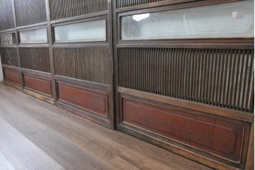 アンティーク建具　昭和初期　細やかな縦桟の裏障子付き格子戸4枚セット　(R-085062)
