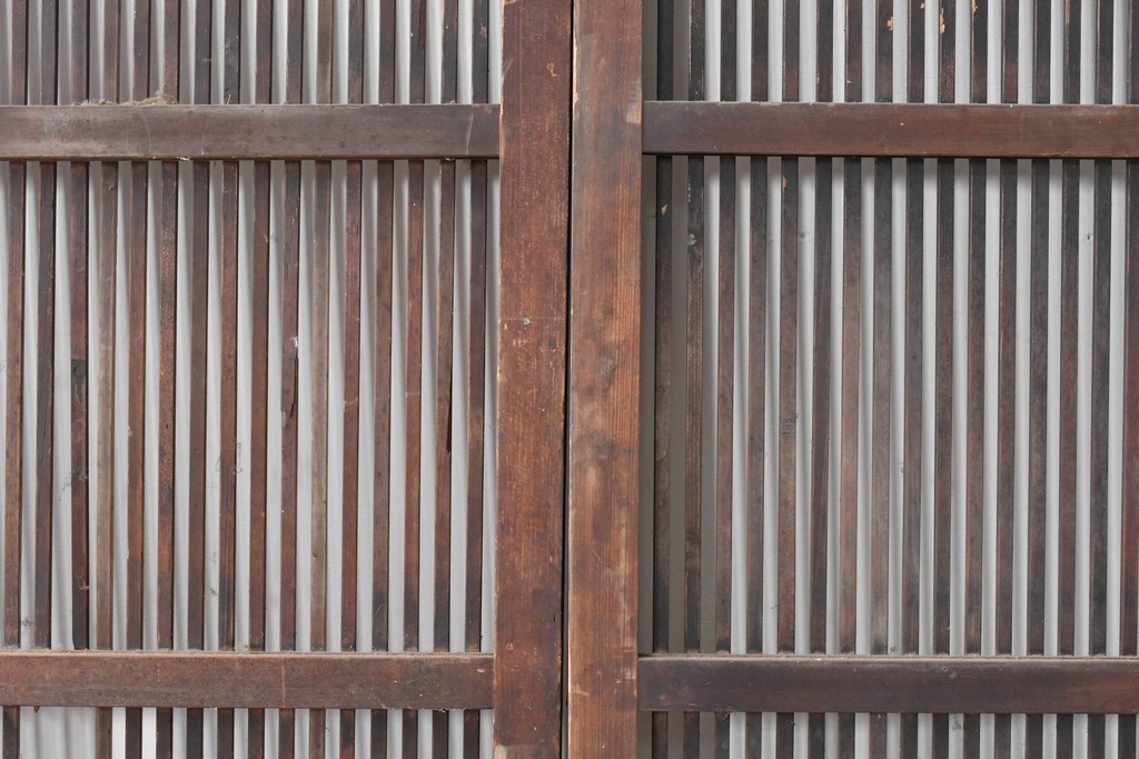 アンティーク建具　大正期　縦桟の意匠が味わい深い格子戸2枚セット　(R-085063)