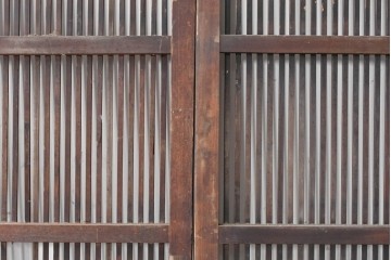 アンティーク建具　大正期　縦桟の意匠が味わい深い格子戸2枚セット　(R-085063)