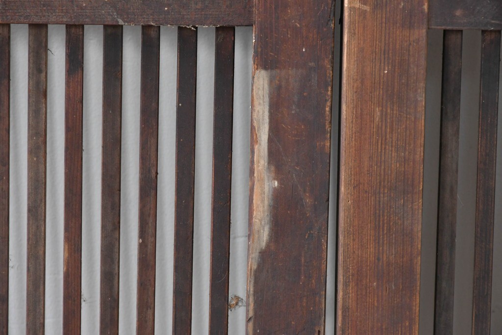 アンティーク建具　大正期　縦桟の意匠が味わい深い格子戸2枚セット　(R-085063)