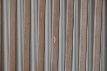 ヴィンテージ建具　昭和後期　上手作り!!　ガラスなし　繊細な縦桟が美しい古い数寄屋の格子戸1枚　(R-085064)