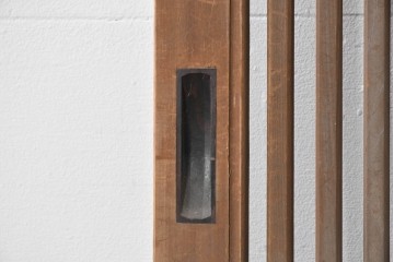 ヴィンテージ建具　昭和後期　上手作り!!　ガラスなし　繊細な縦桟が美しい古い数寄屋の格子戸1枚　(R-085064)