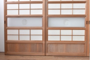 ヴィンテージ建具　昭和中期　ガラス帯に茗荷紋の入った裏障子付き格子戸4枚セット　(R-085065)