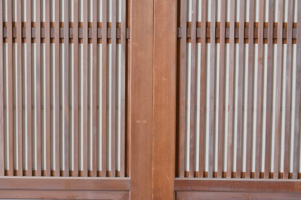 ヴィンテージ建具　昭和中期　ガラス帯に茗荷紋の入った裏障子付き格子戸4枚セット　(R-085065)