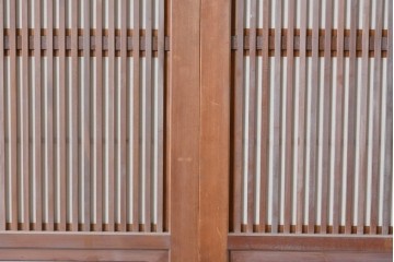 ヴィンテージ建具　昭和中期　ガラス帯に茗荷紋の入った裏障子付き格子戸4枚セット　(R-085065)