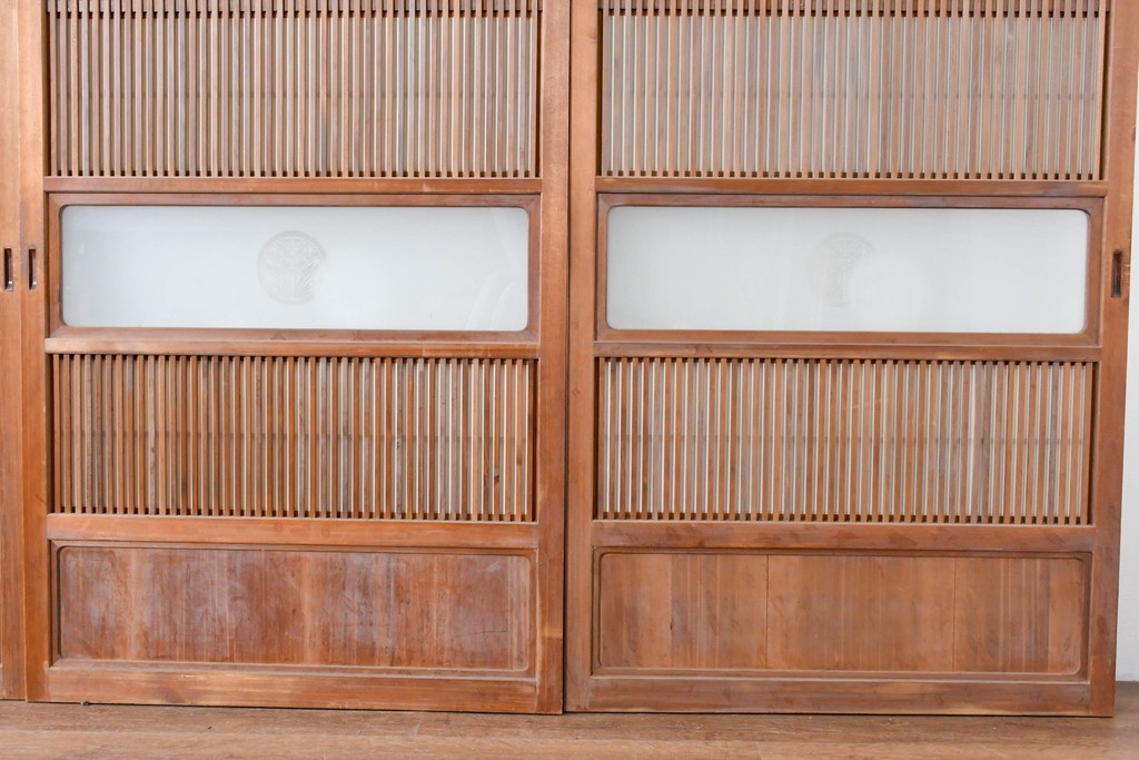 ヴィンテージ建具　昭和中期　ガラス帯に茗荷紋の入った裏障子付き格子戸4枚セット　(R-085065)