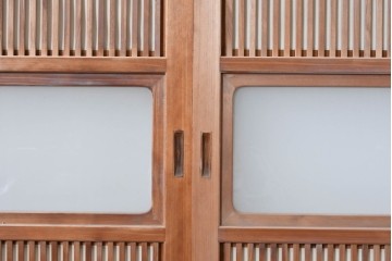 ヴィンテージ建具　昭和中期　ガラス帯に茗荷紋の入った裏障子付き格子戸4枚セット　(R-085066)