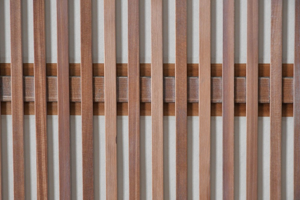 ヴィンテージ建具　昭和中期　ガラス帯に茗荷紋の入った裏障子付き格子戸4枚セット　(R-085066)