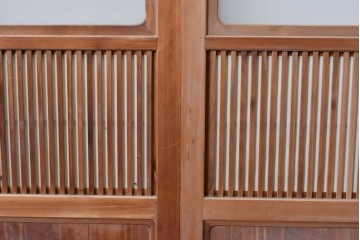 ヴィンテージ建具　昭和中期　ガラス帯に茗荷紋の入った裏障子付き格子戸4枚セット　(R-085066)