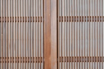 ヴィンテージ建具　昭和中期　ガラス帯に茗荷紋の入った裏障子付き格子戸4枚セット　(R-085066)