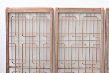 ヴィンテージ建具　昭和後期　片面ガラス入り　端正な組子が趣を添える書院戸4枚セット　(R-085070)