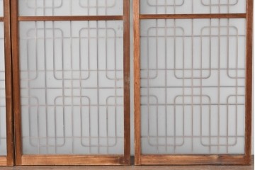 ヴィンテージ建具　昭和後期　片面ガラス入り　端正な組子が趣を添える書院戸4枚セット　(R-085070)