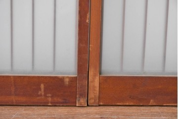 ヴィンテージ建具　昭和後期　梅・竹・亀図　片面ガラス　彫刻意匠がしとやかに際立つ書院戸4枚セット　(R-085071)