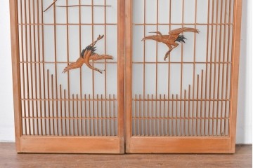 ヴィンテージ建具　昭和後期　片面ガラス　富士を背景に舞う二羽の鶴が彫刻された書院戸2枚セット　(R-085072)