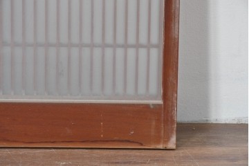 ヴィンテージ建具　昭和後期　片面ガラス　富士を背景に舞う二羽の鶴が彫刻された書院戸2枚セット　(R-085072)