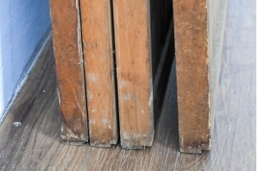 ヴィンテージ建具　昭和中期　彫刻入り　幾何学文様の組子と蓮の透かし彫りが美しい両面ガラス書院戸4枚セット　(R-085074)