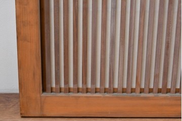 ヴィンテージ建具　昭和中期　端正な縦桟が美しく連なる裏障子付き格子窓4枚セット　(R-085076)