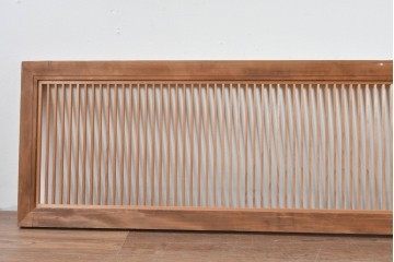 ヴィンテージ建具　昭和中期　すっきりとした直線の美しさが際立つ格子欄間2枚セット　(R-085078)