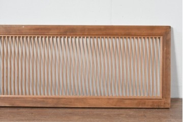 ヴィンテージ建具　昭和中期　すっきりとした直線の美しさが際立つ格子欄間2枚セット　(R-085078)